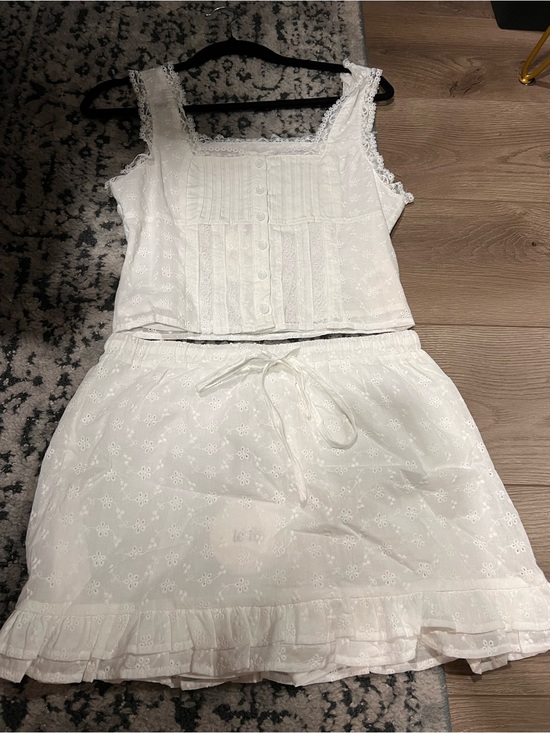 Le Lis Dresses & Skirts - Le Lis lace eyelet mini skort and tank set